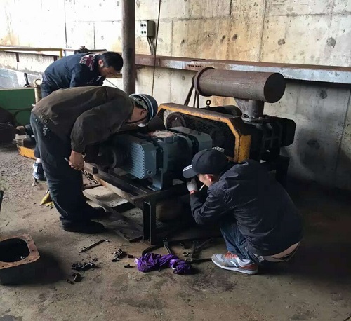 黑偉高效羅茨風(fēng)機(jī)維修